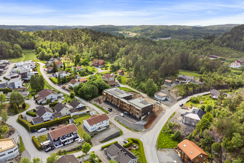 Område preget av eneboliger og med god nærhet til naturen. 