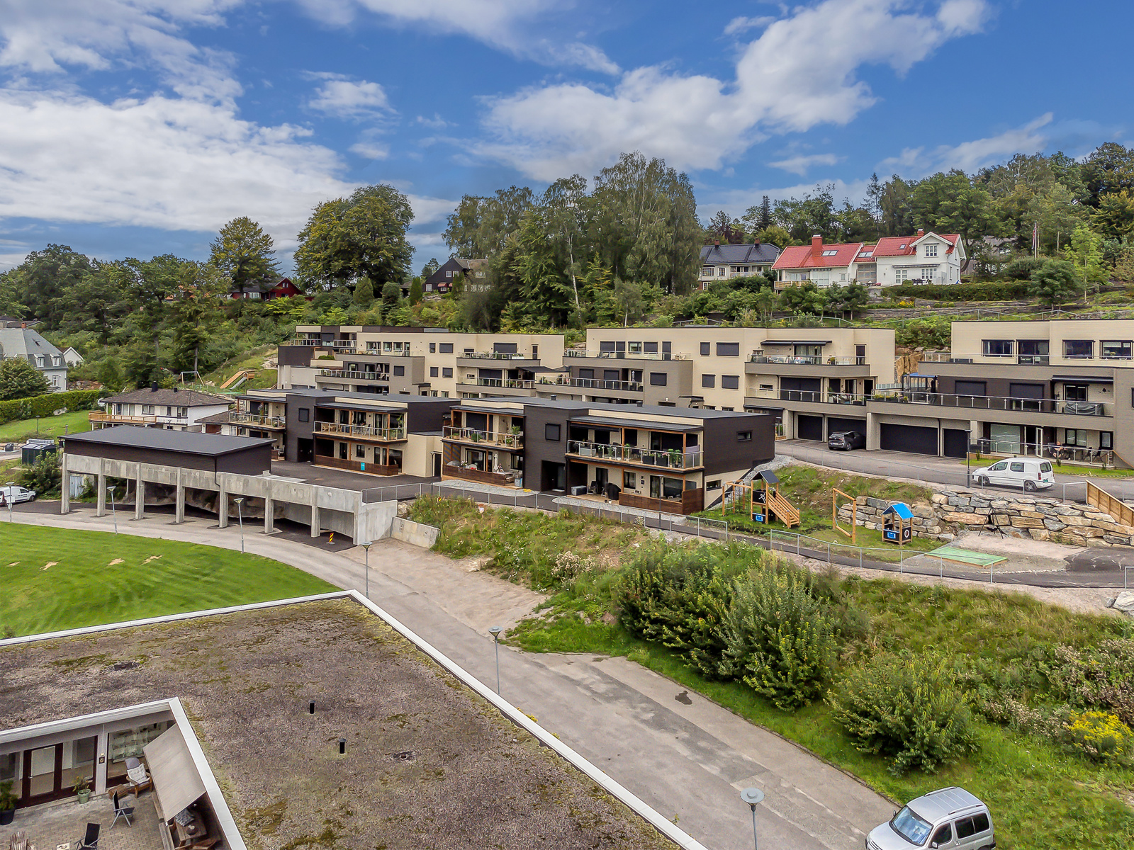 Ekeli Terrasse Borettslag har gitt den tidligere gjengrodde lien i Borgeåsen et nytt liv. 