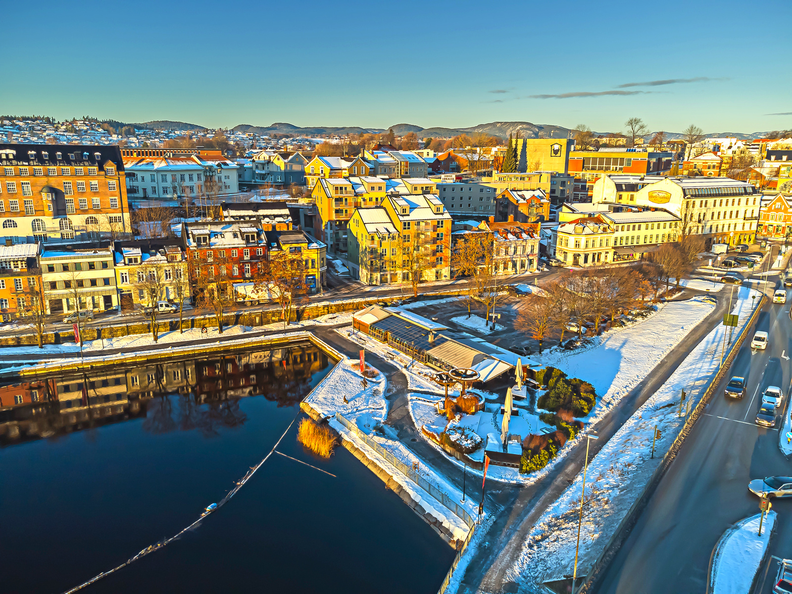 Glassmestergården og Hjellen fra fugleperspektiv