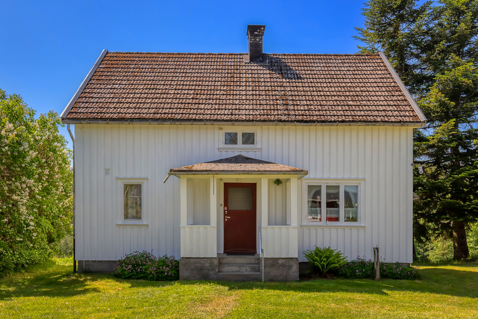 Fasade mot tunet, våningshus