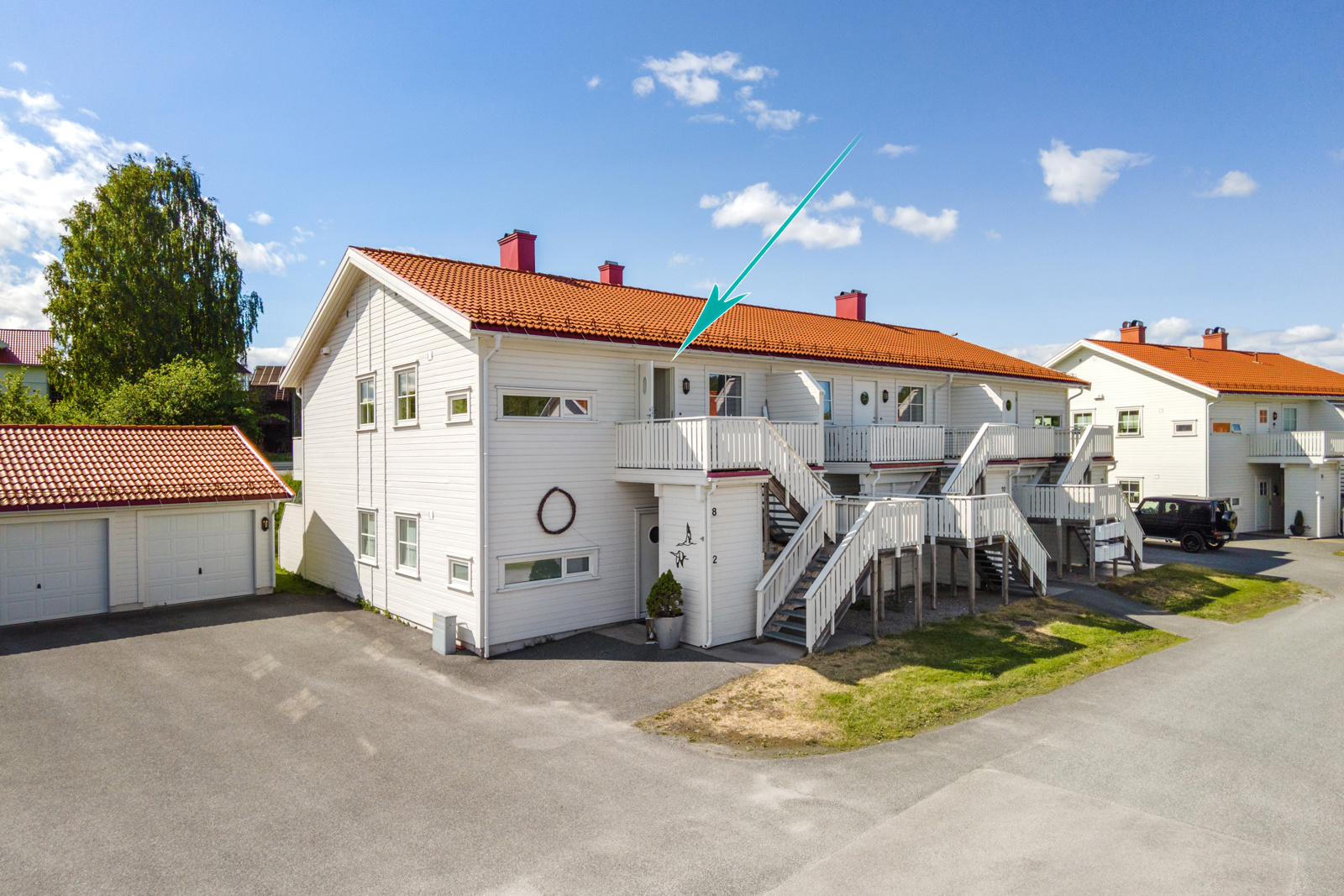 Adkomst via utvendig trapp. 