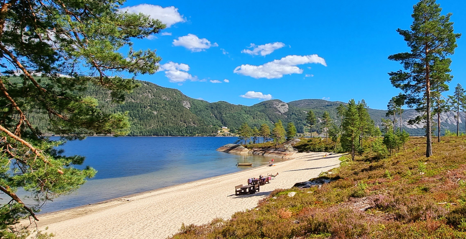Fin strand på vestsiden av Nisser / Fjone 