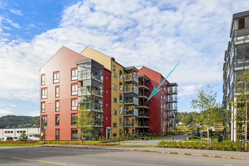 Det er en balkong for morgensol mot syd/øst.
