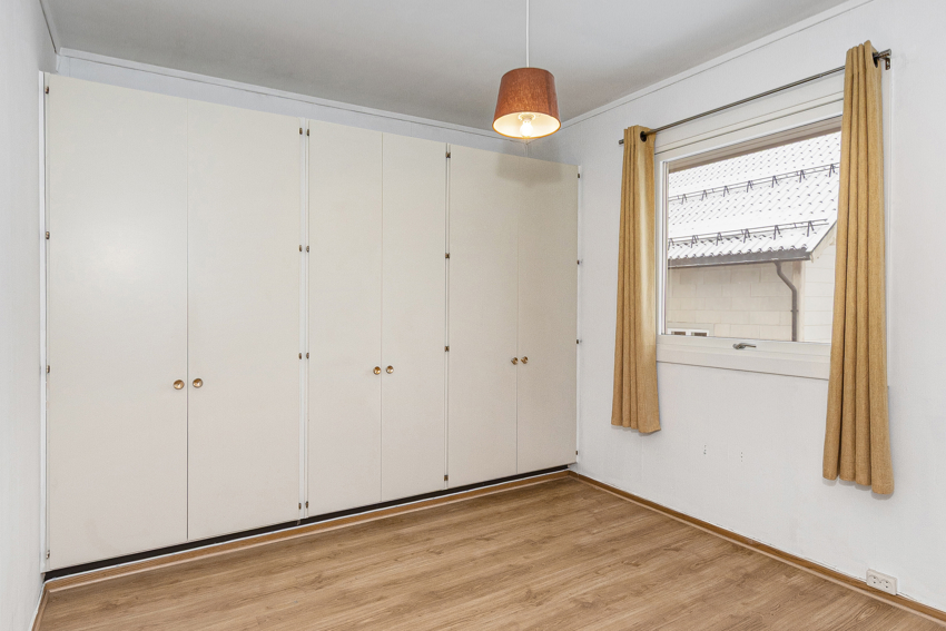 Soverommet har også godt med garderobeskap