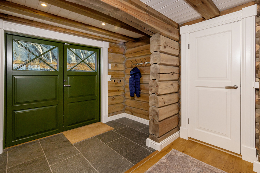 Entrè med dør inn til teknisk rom / bod / vaskerom