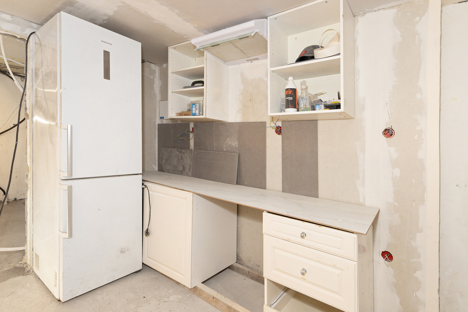 Påbebynt arbeid i kjeller. Det er ikke søkt om bruksendring av kjeller i Porsgrunn kommune. 
