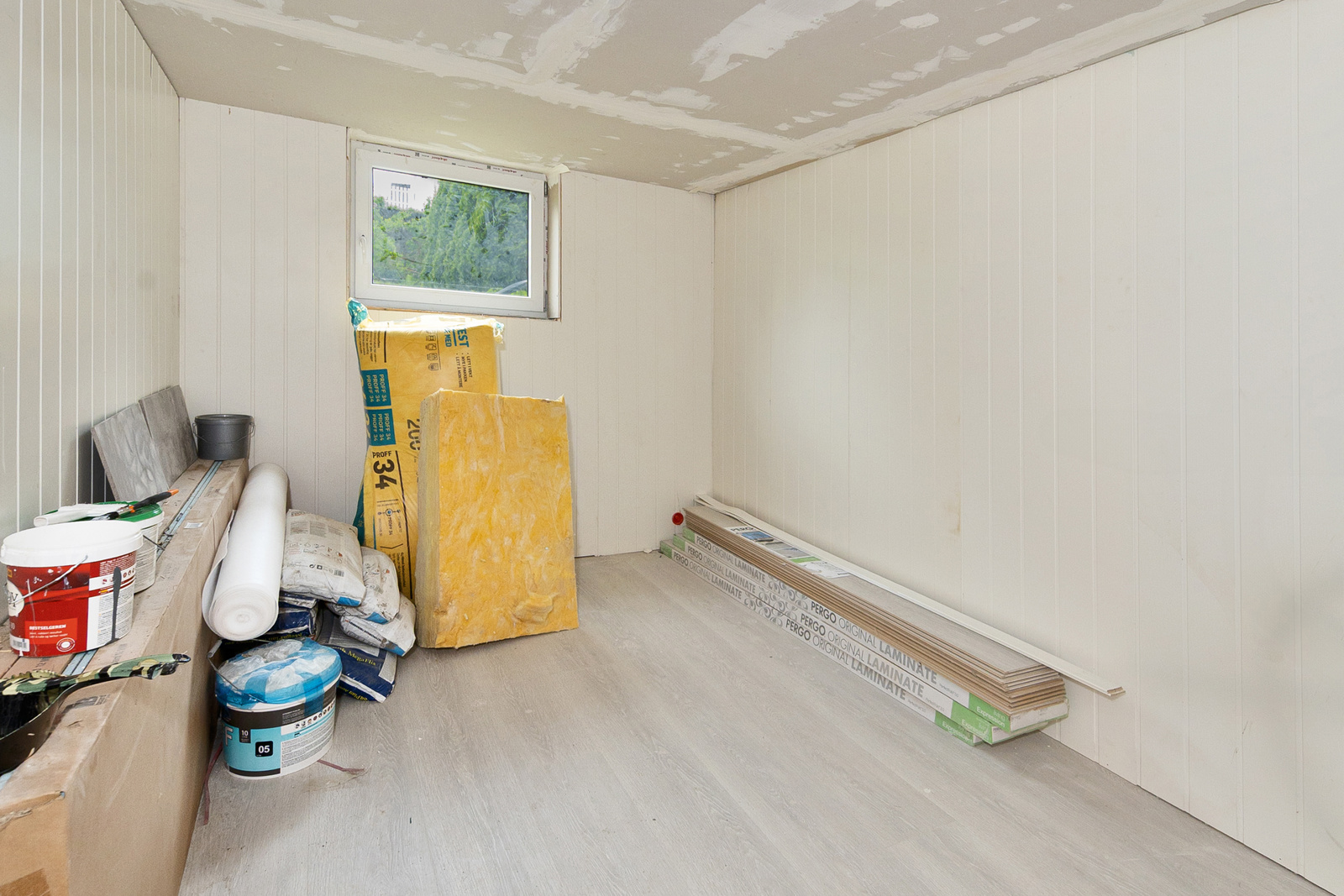 Påbegynt arbeid i kjeller. Det er ikke søkt om bruksendring av kjeller i Porsgrunn kommune.