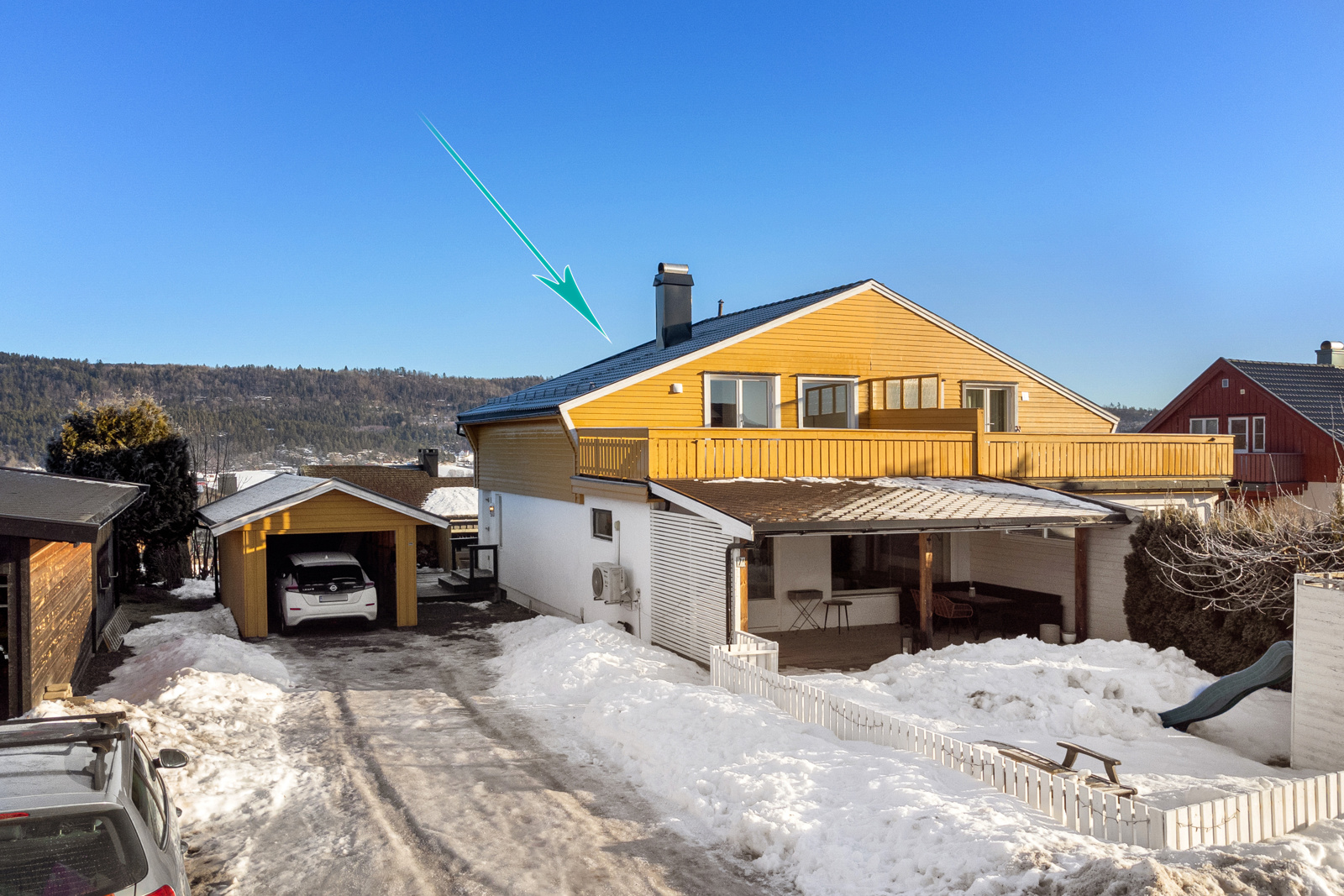 Fasade. Både veranda og terrasse mot vest