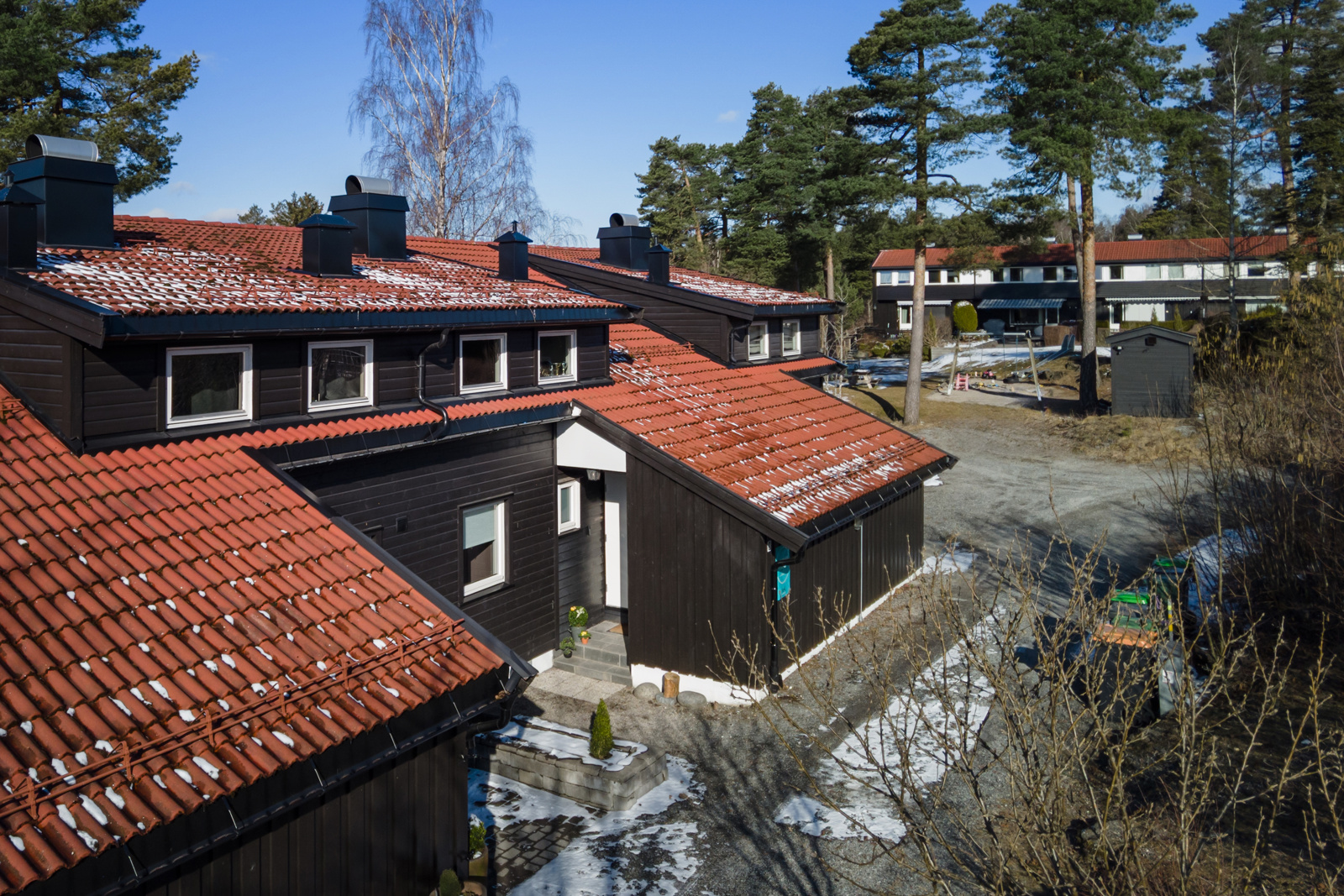 Praktisk utebod ved inngangspartiet