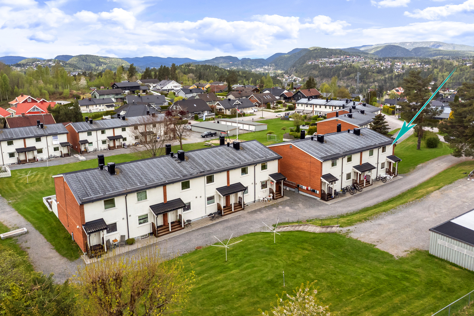 Godt med parkeringsplasser i kort avstand fra leiligheten