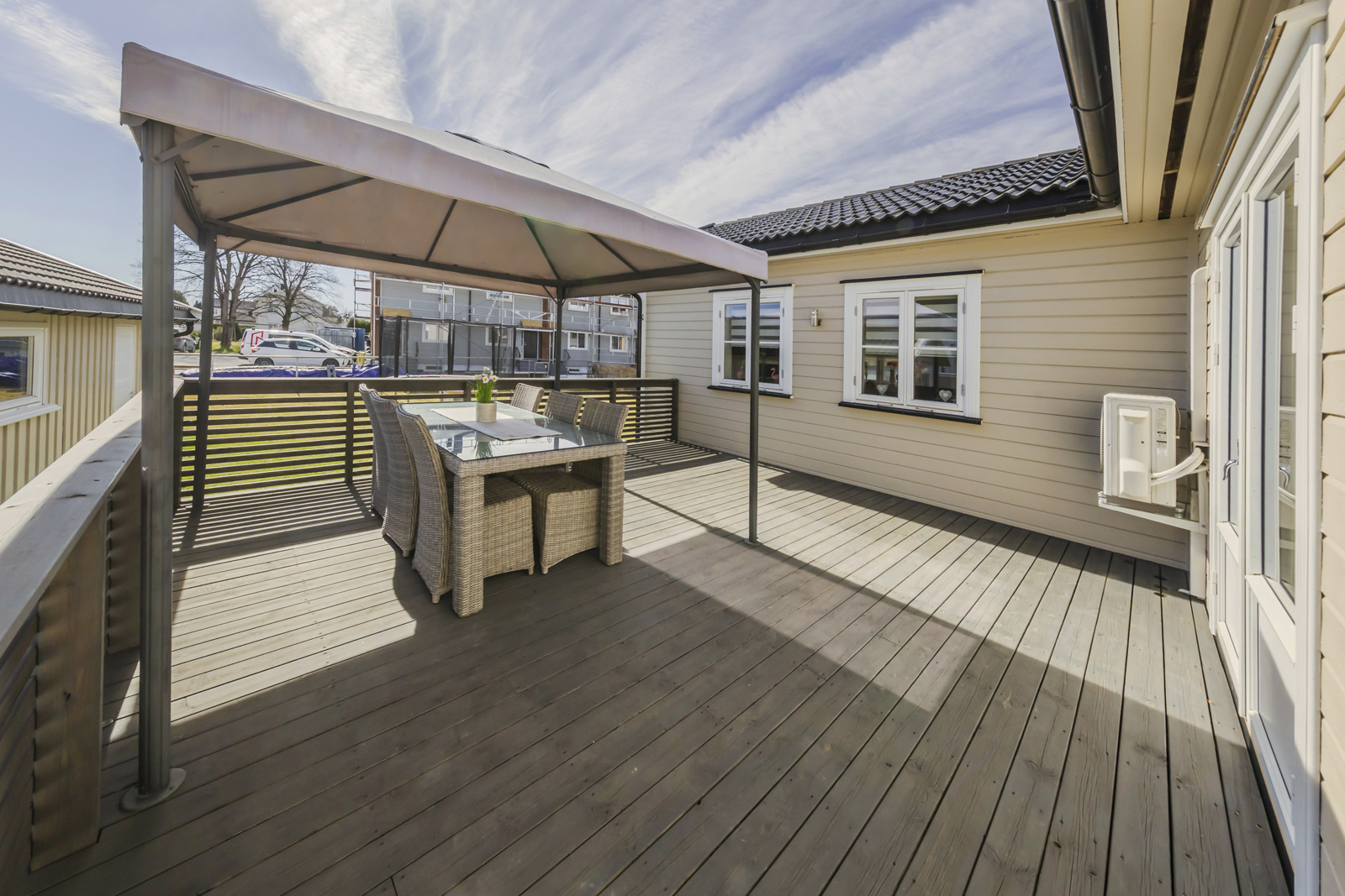 Fin terrasse mot syd. 