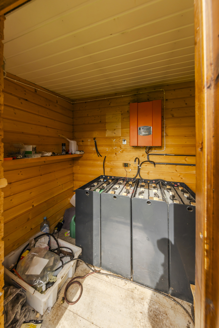 Bod for batteribank (eier har hatt elektrisk via solcellepanel)