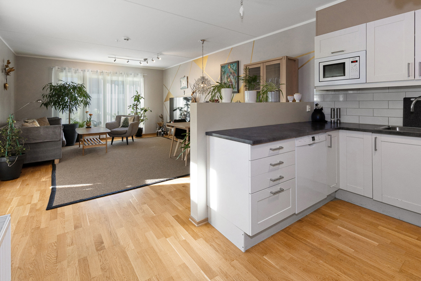 Overflatene ble pusset opp i 2024, samt avtrekksviften ble byttet i 2021. 