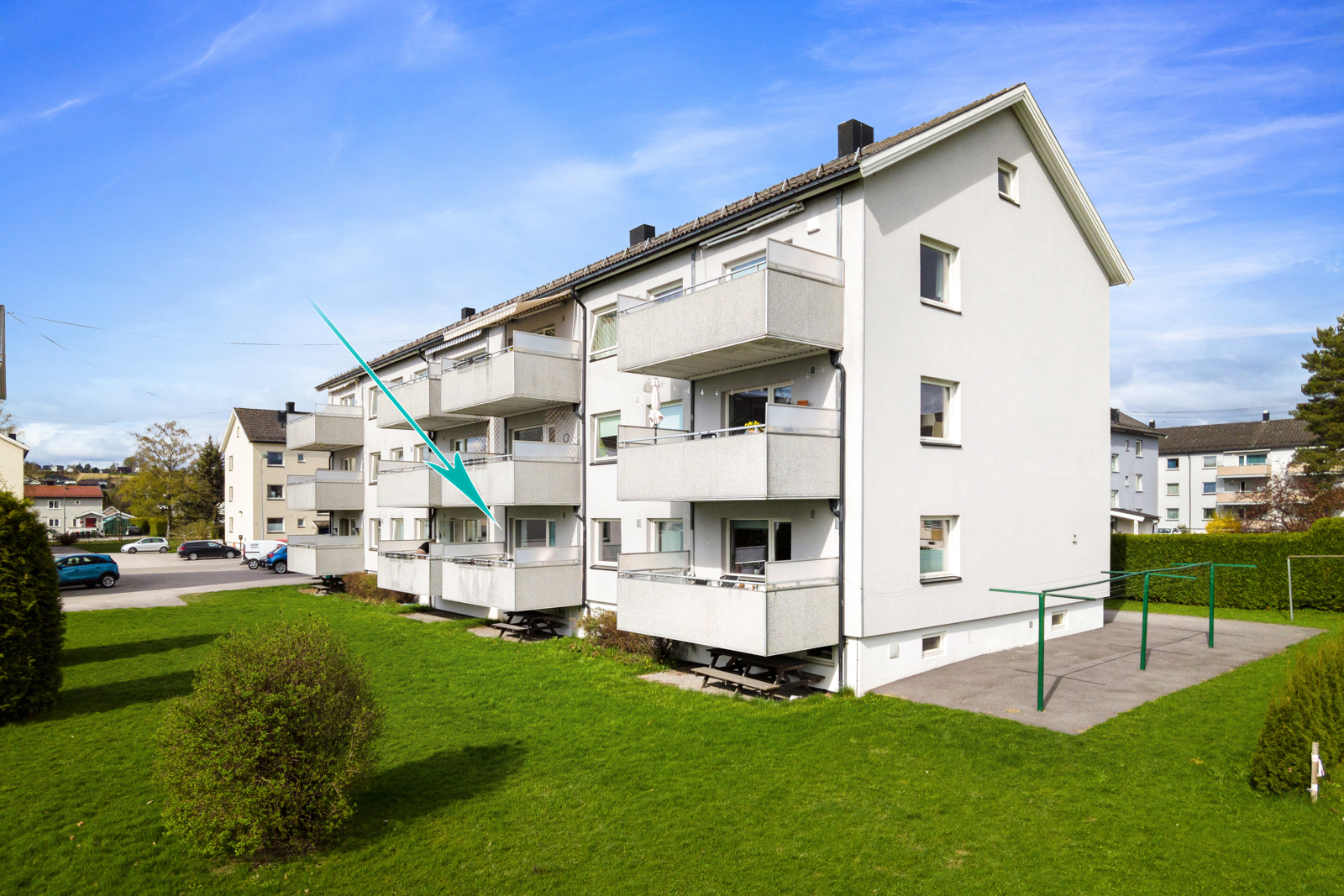 Fasade - Leiligheten har enkel adkomst i 1. etasje