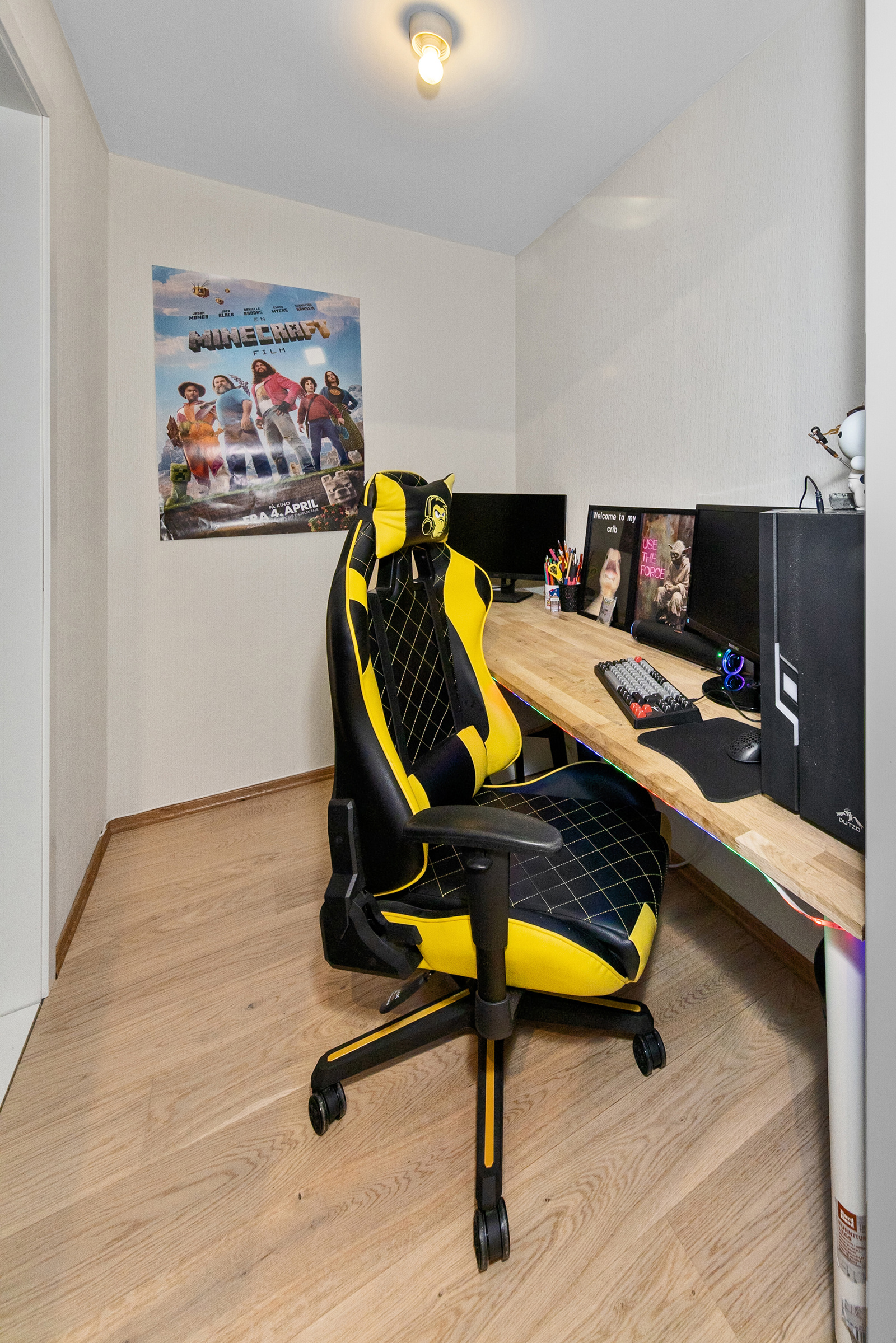 Boden er brukt til kontor/lekerom. Megler gjør oppmerksom på at innredning av bod ikke er søkt godkjent hos kommunen/borettslaget og er ikke godkjent for varig opphold.