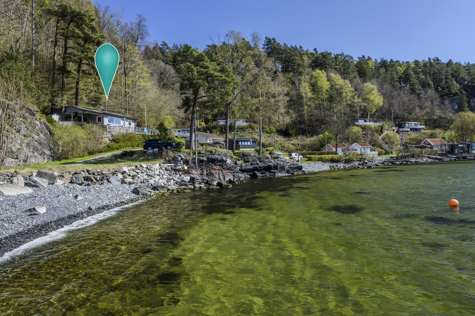 Sjelden mulighet usjenert, på høyde ca 8 meter over havet med med ca 20 meter i luftlinje til sjøen