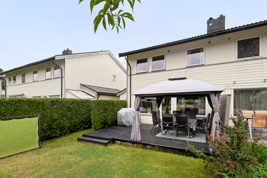Plenareal og terrasse.