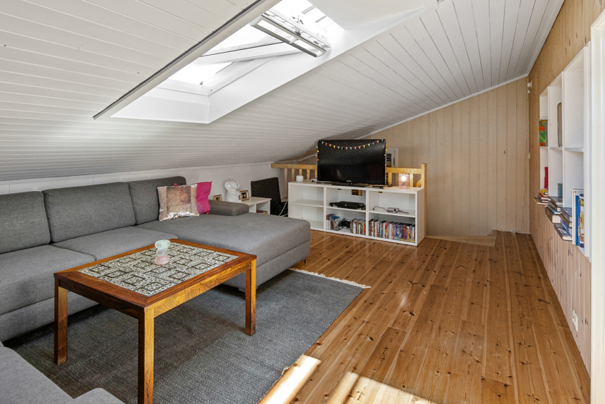 Loftstue i tilbygget. Megler gjør oppmerksom på at rommet ikke er godkjent hos kommunen.