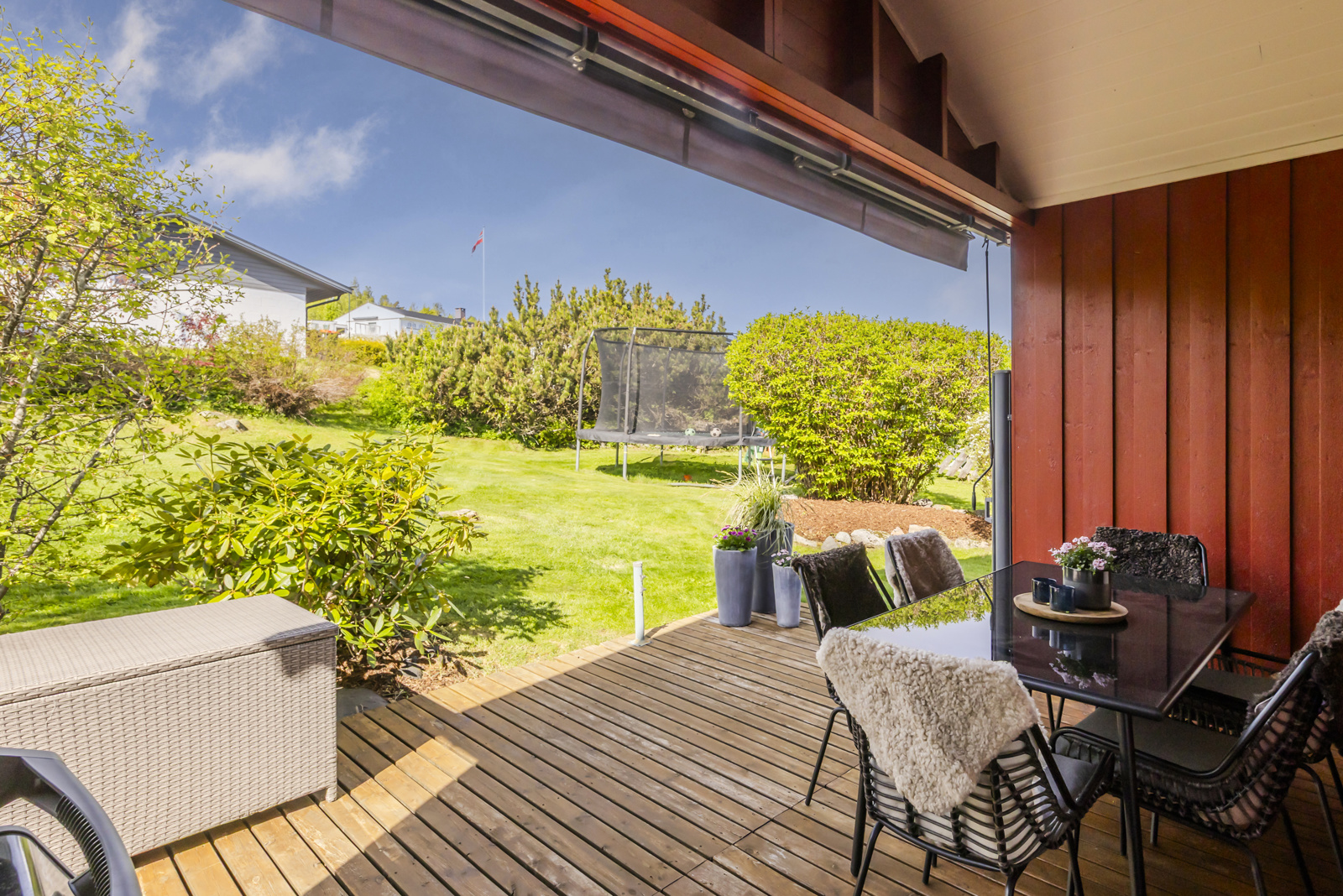 Fra terrasse. 