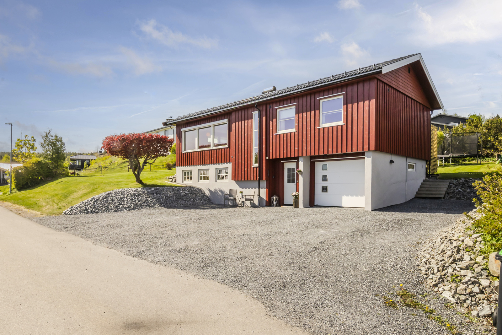Fra fasade mot øst.