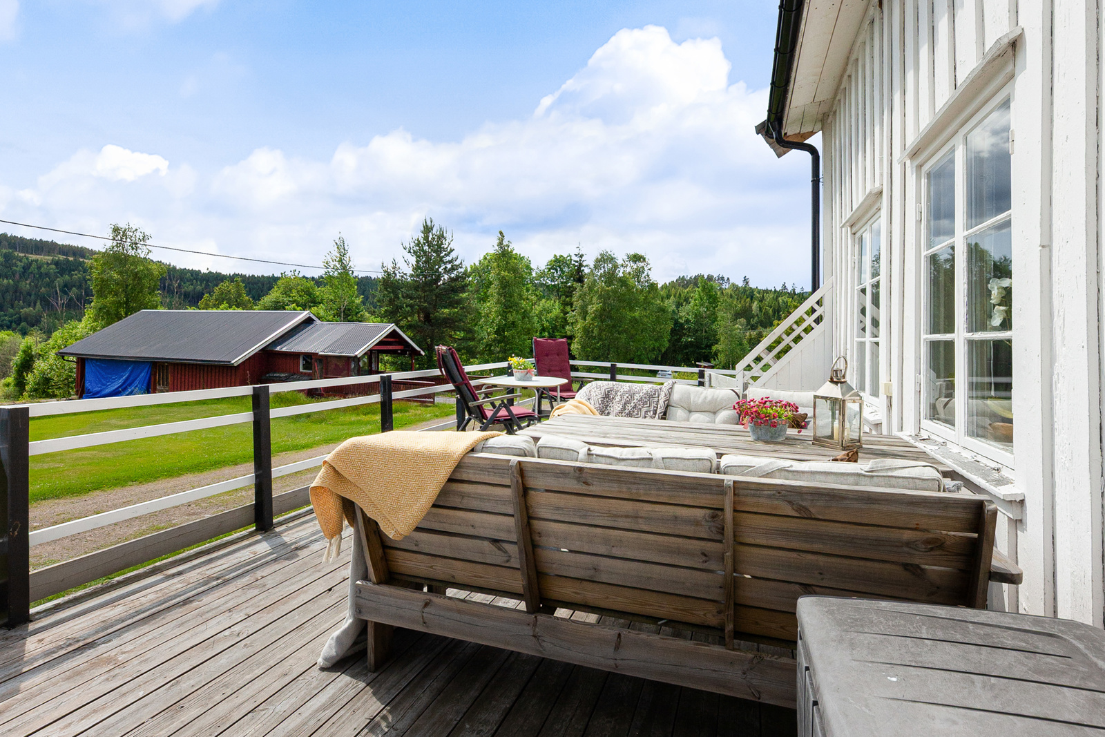 Fra terrasse våningshuset