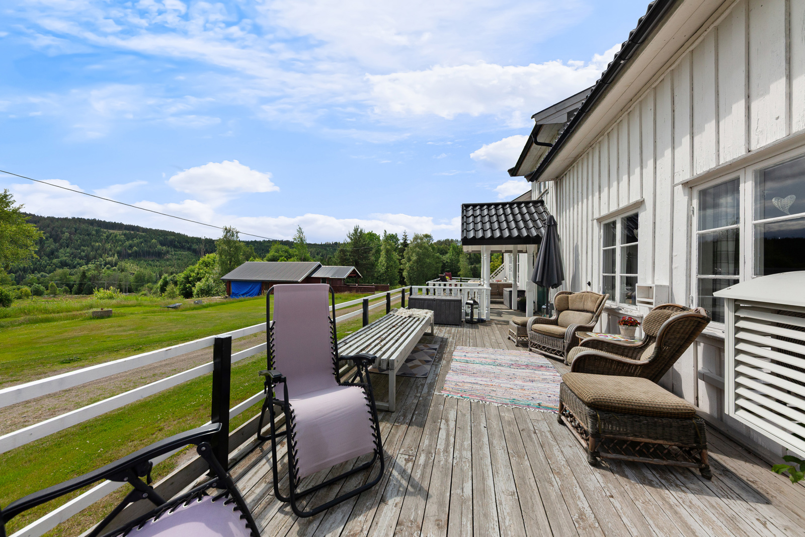 Fra terrasse våningshuset