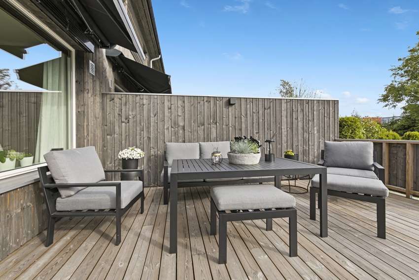 Skjermet og solrik terrasse