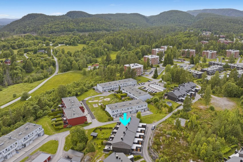 Haukåsen 12 C ligger i umiddelbar nærhet til flotte turområder i Gulsetmarka