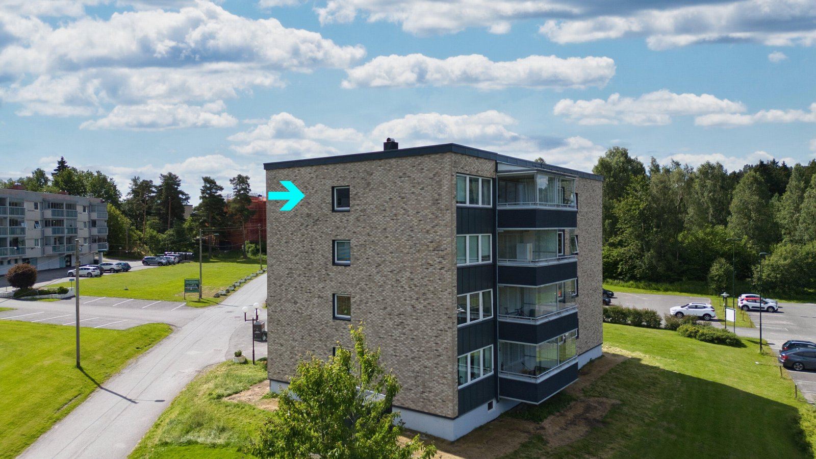 På balkongen kan kveldssolen nytes