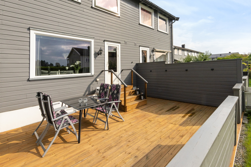 God plass for utemøbler, grill m.m.