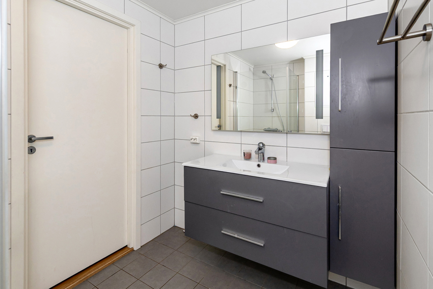 Baderom som ble rehablitert av borettslaget 2021/2022.