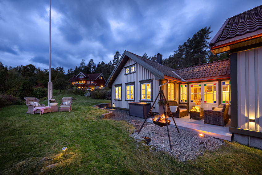 Kveldsstemning i Krabberødveien 18