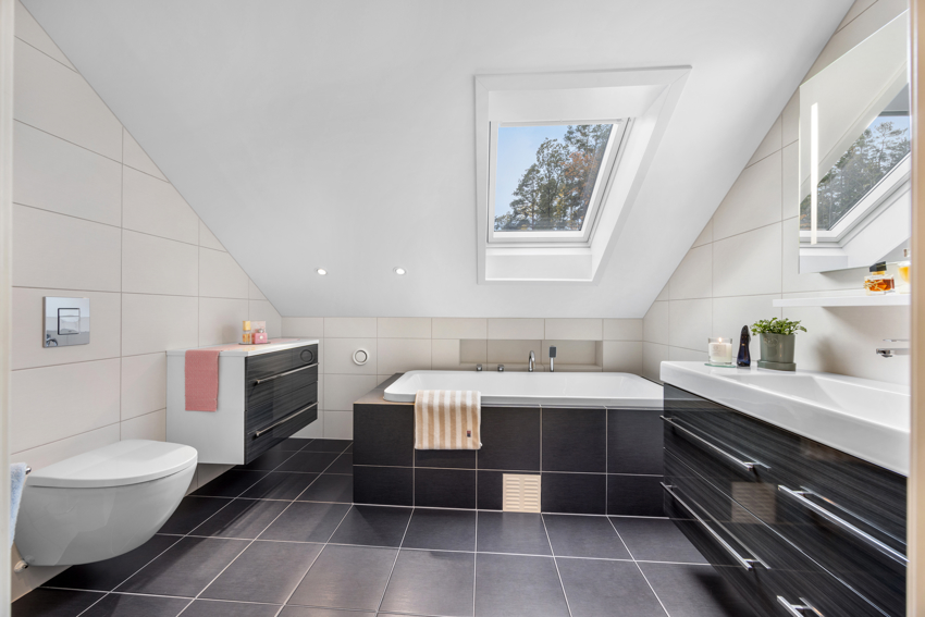 Pent flislagt bad i 2. etasje