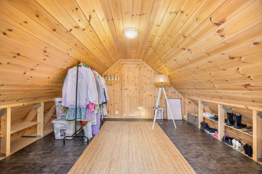 Innredet rom over garasjen