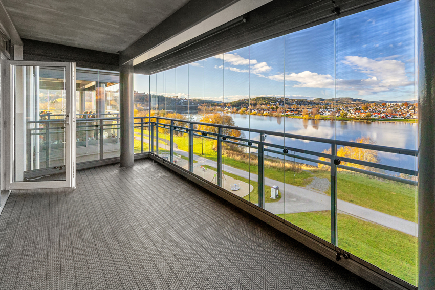 Romslig på balkongen