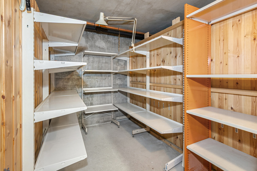 Fra bod i parkeringskjelleren