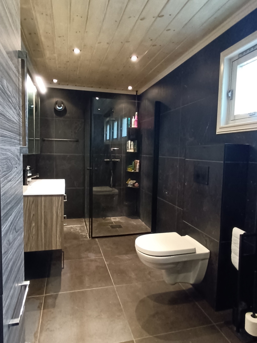 Nyoppusset meget pent bad ! 