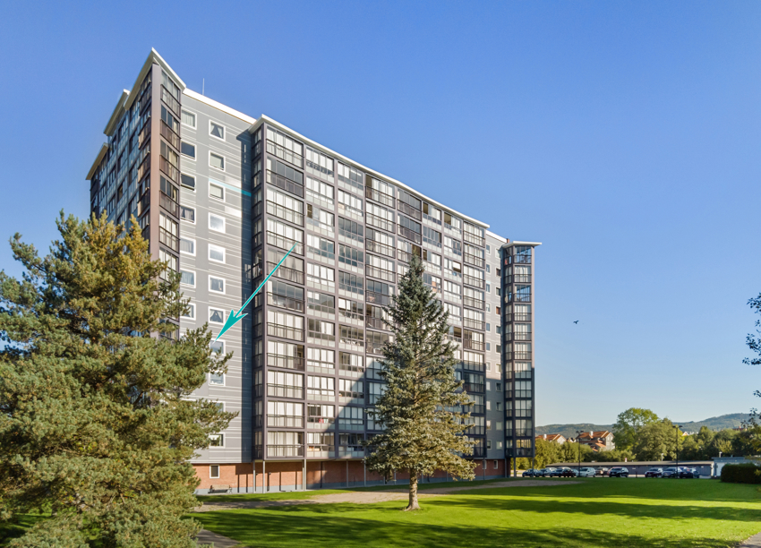 Leiligheten ligger på det sydvestre hjørnet og har således flotte solforhold