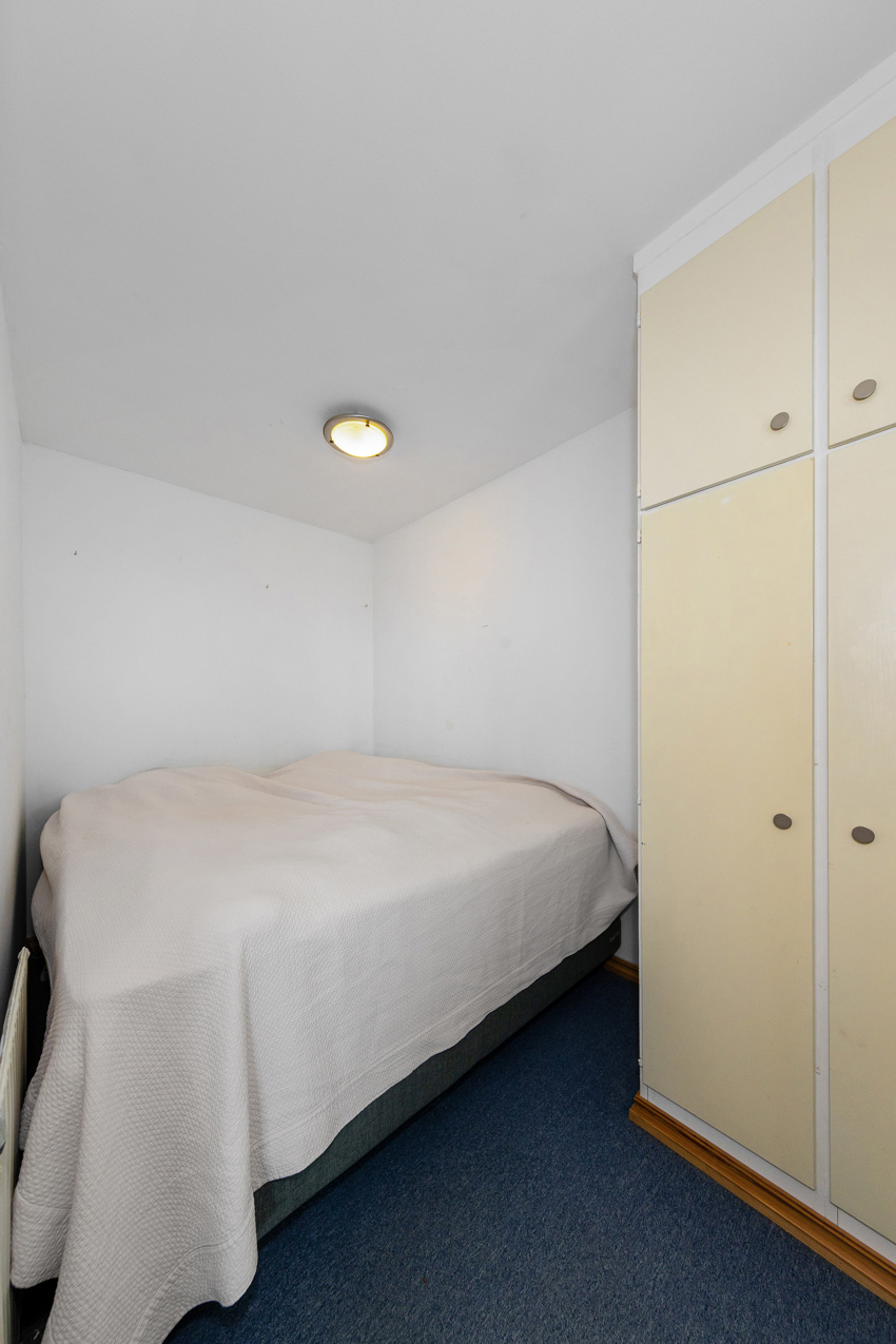 Soverom med garderobeskap