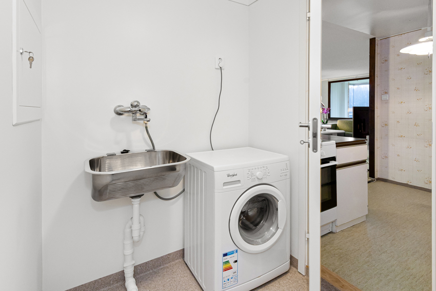 Vaskerom. Vaskemaskin medfølger i salget