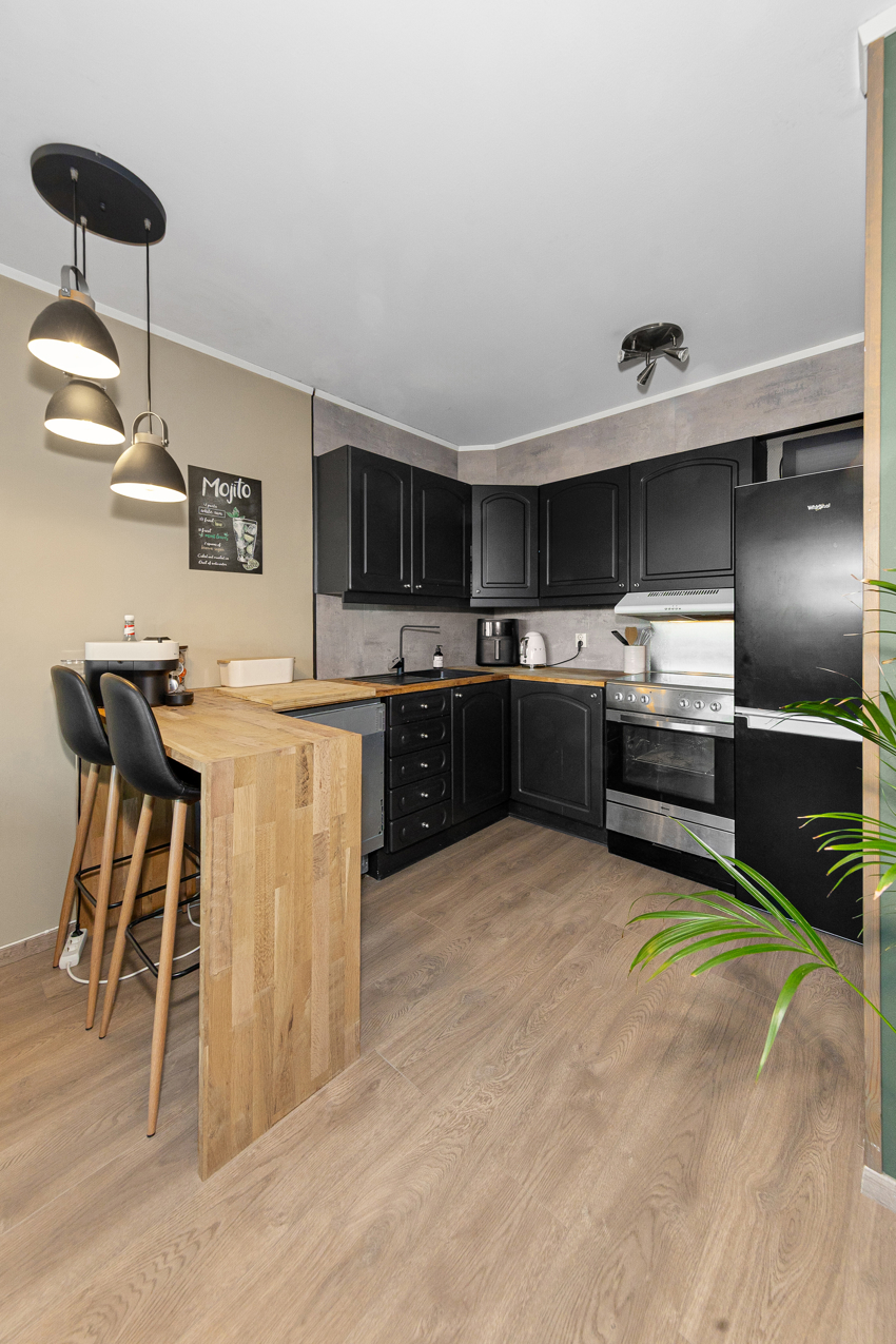 Komfyr, oppvaskmaskin og kjøl/frys medfølger