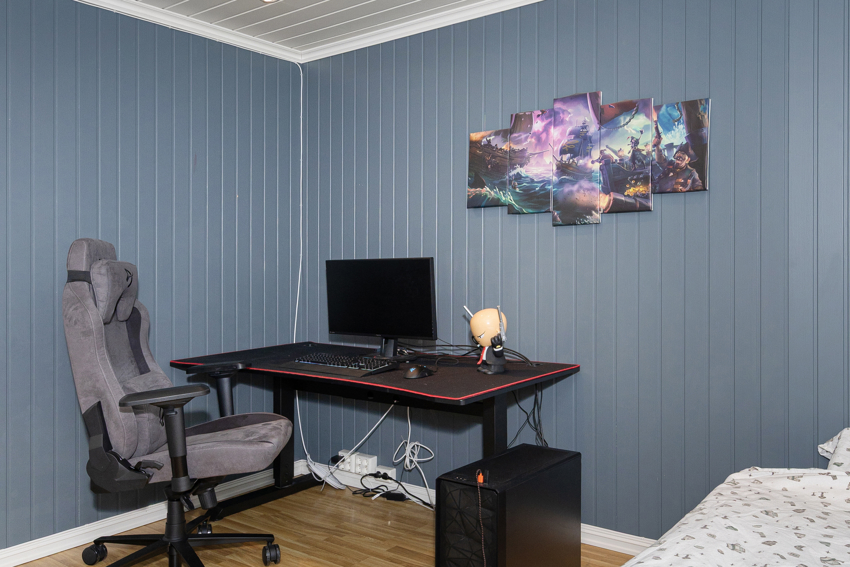 Soverom 2 er også av fin størrelse, og egner seg godt som barnerom, gjesterom eller kontor, alt etter behov og ønsker. 