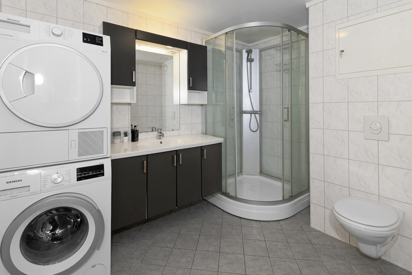 Lekkert og romslig bad som er totalrenovert i regi av borettslaget i 2016