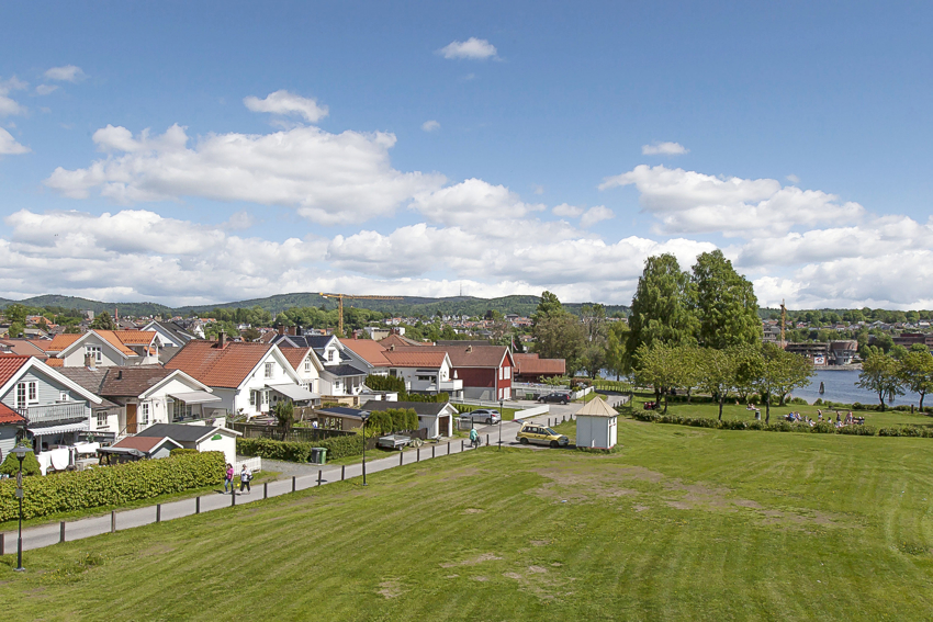 Fra leiligheten er det kort veg ned til de flotte områdene rundt Bakkestranda. 
