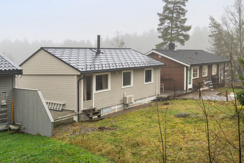 Det er en barnevennlig, stille og fredelig veistubb som deles av tilsammen 7 boliger. 
