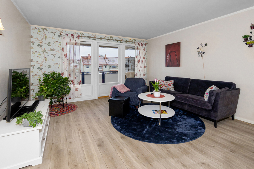 Koselig stue med utgang balkong 