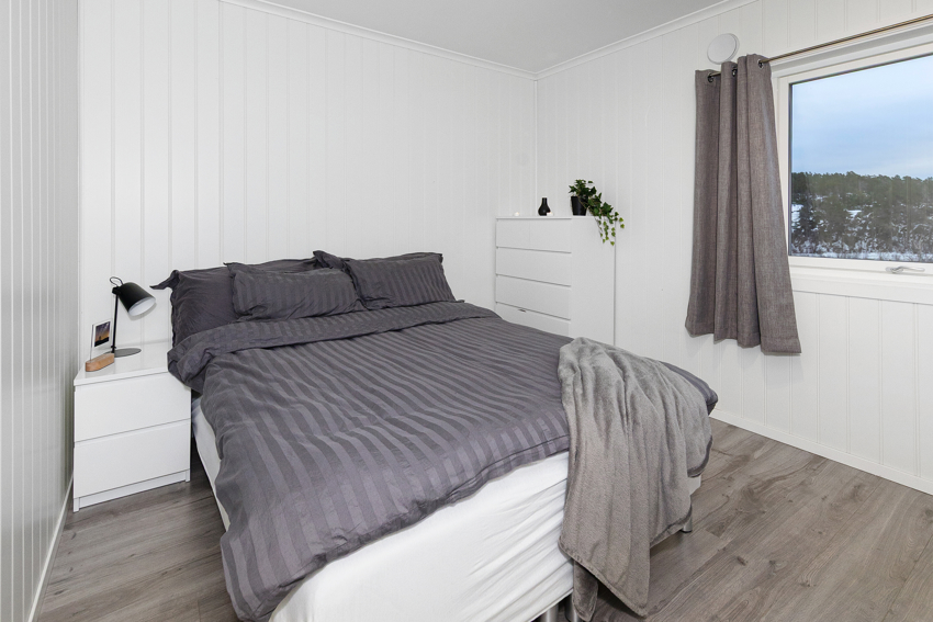 God plass til dobbeltseng på soverommet.