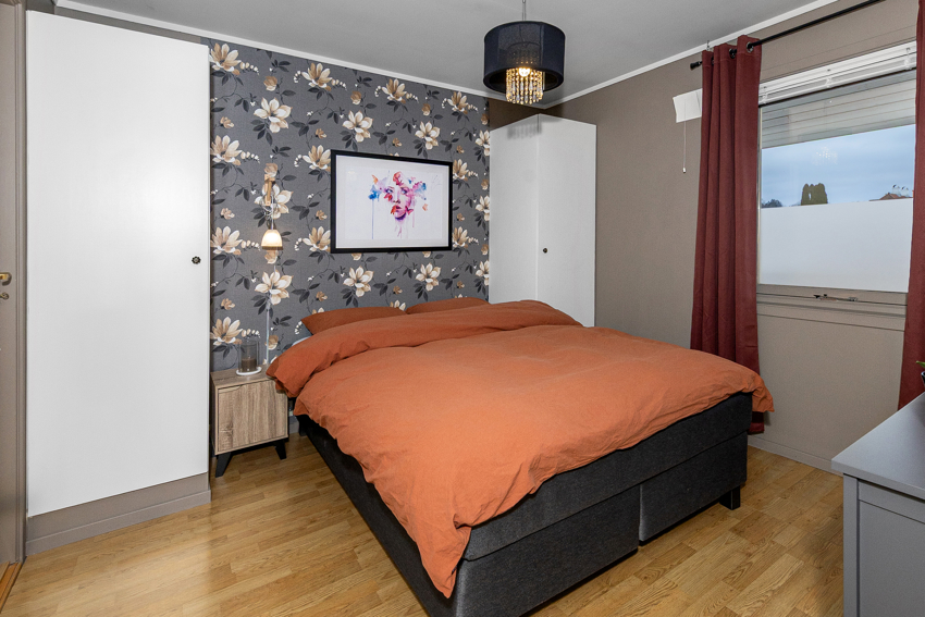 Soverommet har god plass for dobbeltseng - Godt med garderobeskap