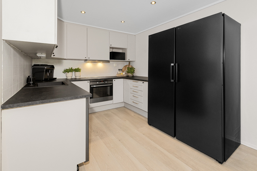 Oppvaskmaskin samt integrert induksjonstopp og stekeovn medfølger