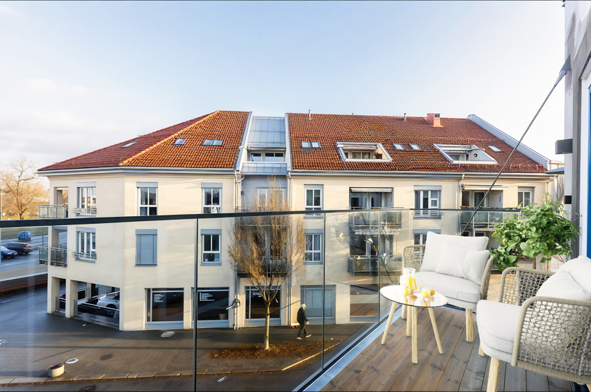 Egen terrasse mot Liekvartalet i nord. (bildet er digitalt stylet).